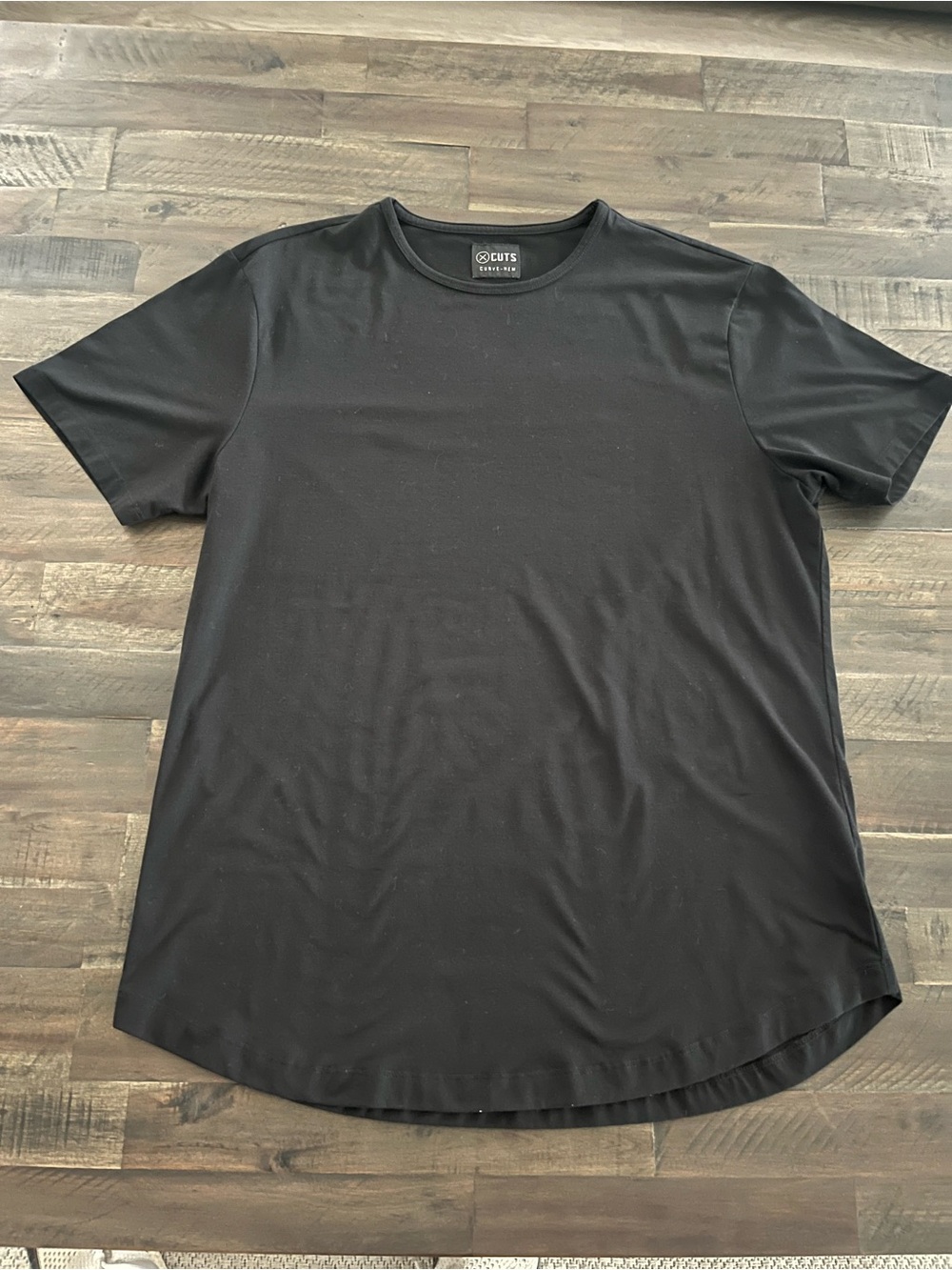 MENS CUTS CLOTHING CURVE HEM SHIRT